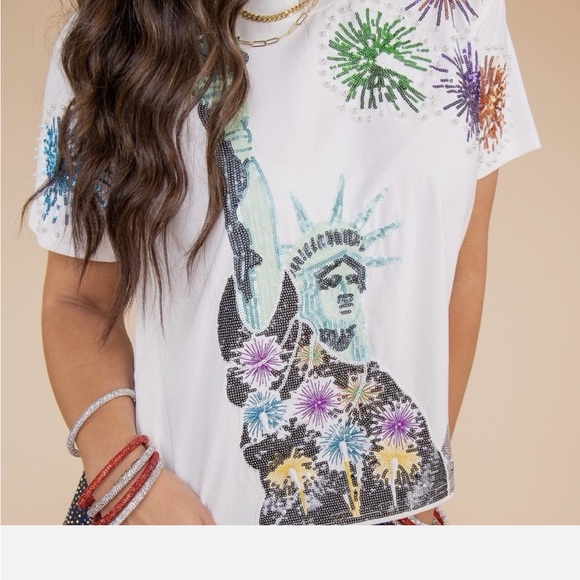 QUEEN OF SPARKLES White and Green Short Sleeve Tee - Picture 2 of 10